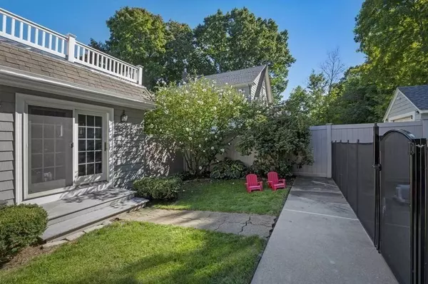 34 West St, Stoneham, MA 02180