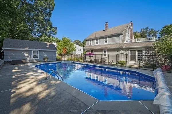 34 West St, Stoneham, MA 02180