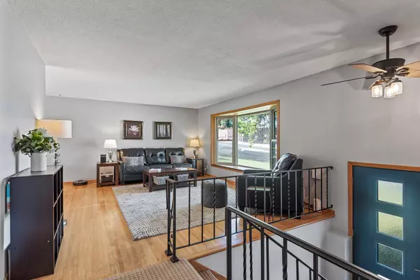 1709 5th ST NW, New Brighton, MN 55112