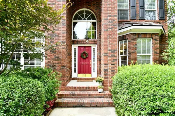 9915 Hillspring DR, Huntersville, NC 28078