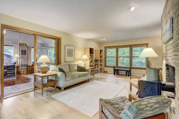 4209 Esch Ln, Madison, WI 53704