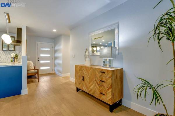 1212 Gomer St, Hayward, CA 94544