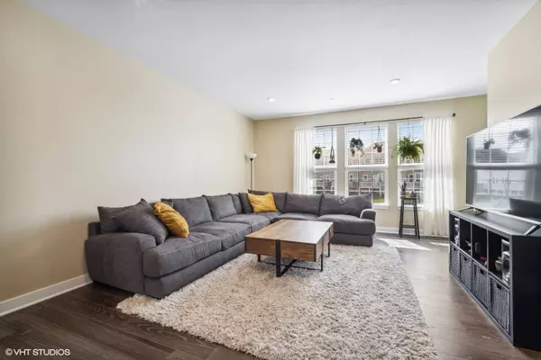 776 Weller DR, Des Plaines, IL 60016