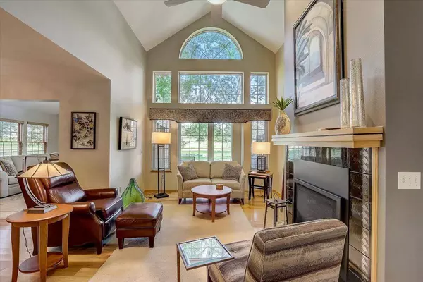 5708 Steeplechase Dr, Westport, WI 53597