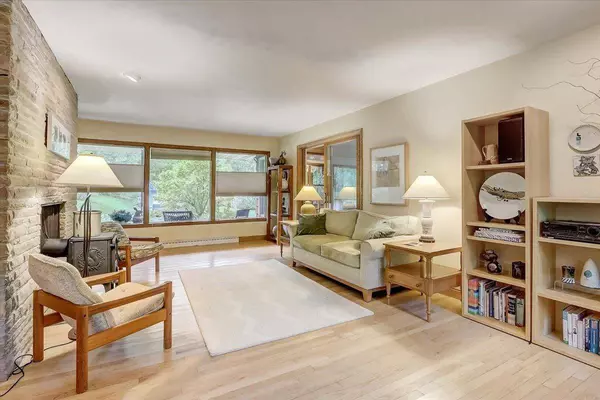 4209 Esch Ln, Madison, WI 53704