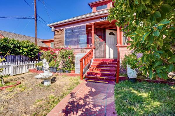 2543 Humboldt Ave, Oakland, CA 94601