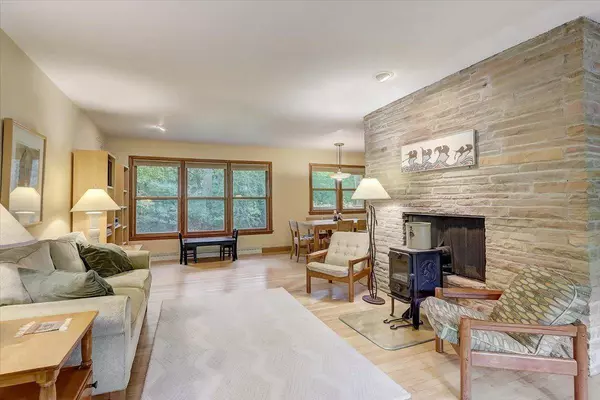 4209 Esch Ln, Madison, WI 53704