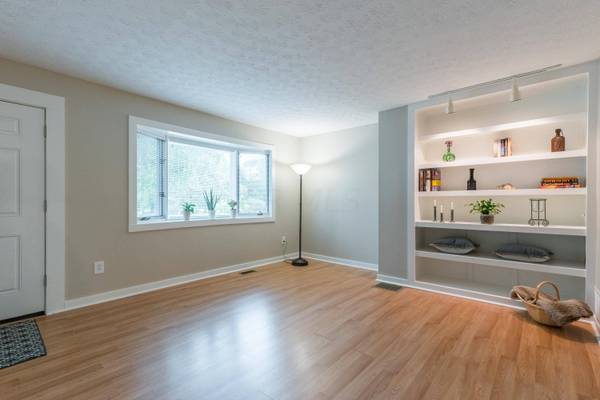 6278 Bannister Drive, Dublin, OH 43017