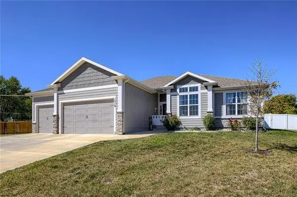 1314 NW Brentwood DR, Grain Valley, MO 64029