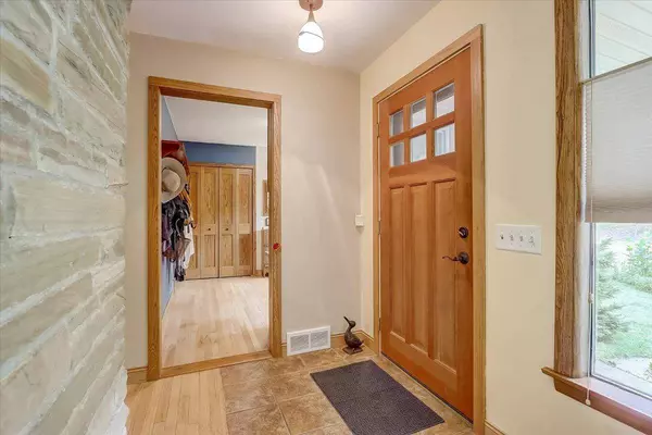 4209 Esch Ln, Madison, WI 53704