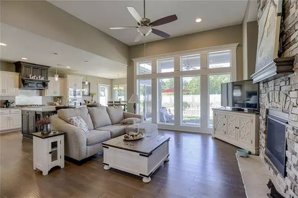 1314 NW Brentwood DR, Grain Valley, MO 64029