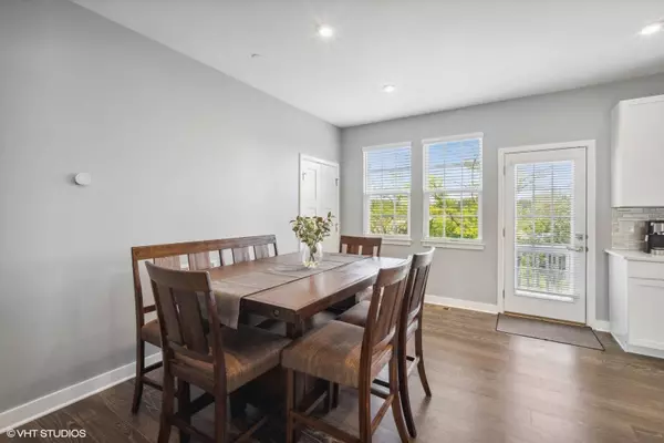 776 Weller DR, Des Plaines, IL 60016