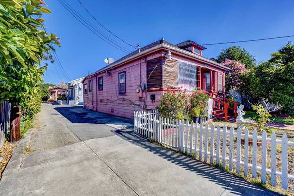 2543 Humboldt Ave, Oakland, CA 94601