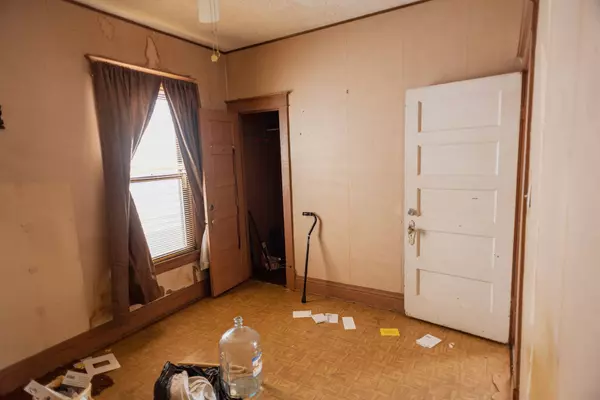 608 Douglas AVE, Calumet City, IL 60409