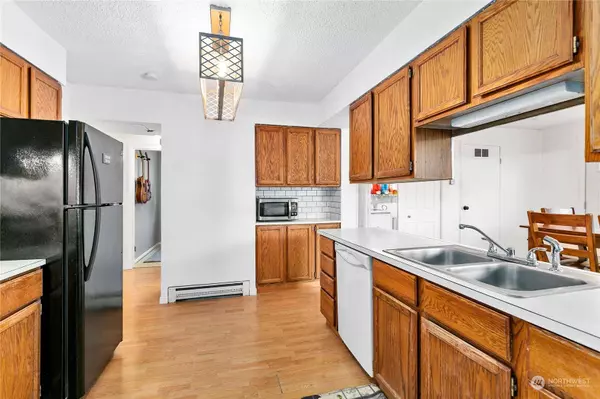 859 Mitchell AVE, Blaine, WA 98230