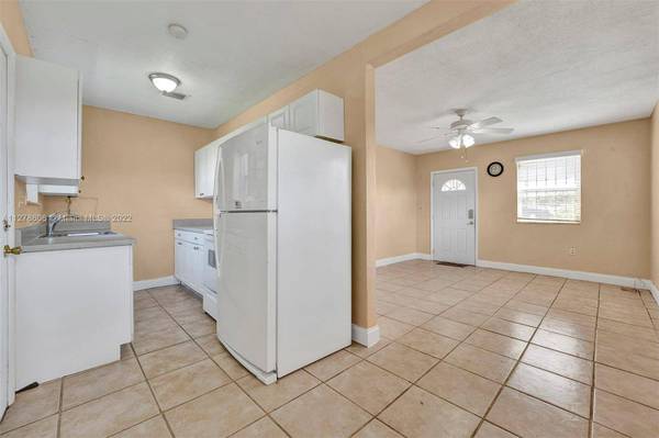 12410 E Randall Park Dr, Miami, FL 33167