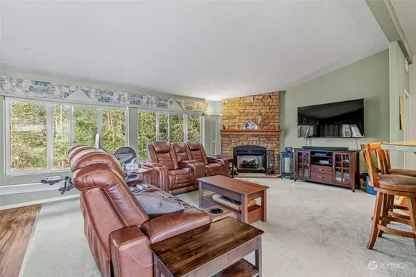 6100 Willow Grove RD, Longview, WA 98632