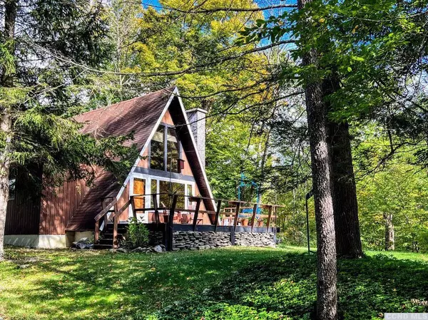 10 Heavenly Valley RD, Hunter, NY 12442