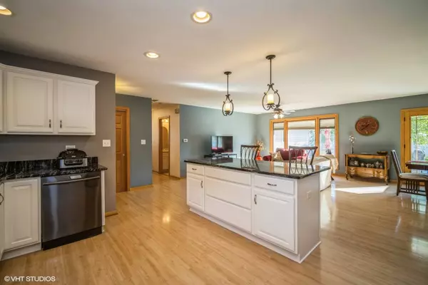 1418 Worden WAY, Elk Grove Village, IL 60007