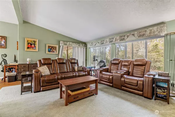 6100 Willow Grove RD, Longview, WA 98632