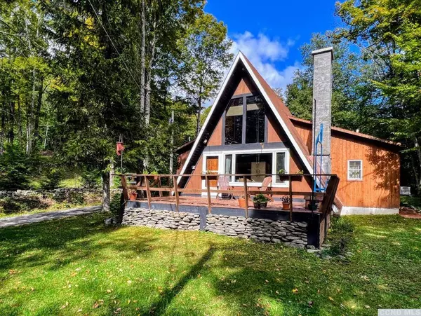 10 Heavenly Valley RD, Hunter, NY 12442