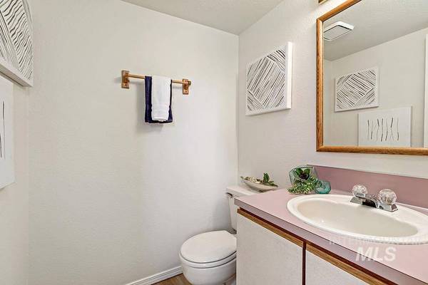 1974 E Old Saybrook Ln, Boise, ID 83706