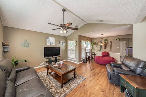 717 Timbercreek Drive, Hurst, TX 76053