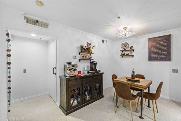 129 N Cross Creek RD #L, Orange, CA 92869