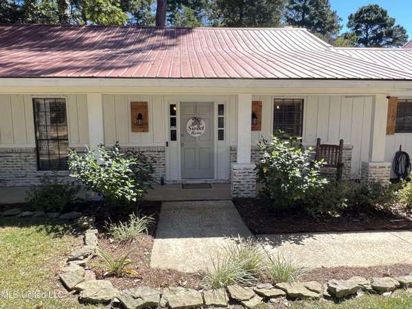 204 Lakeside Drive, Brandon, MS 39047