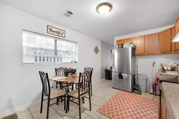 202 NW Combs Manor Court, Fort Walton Beach, FL 32548