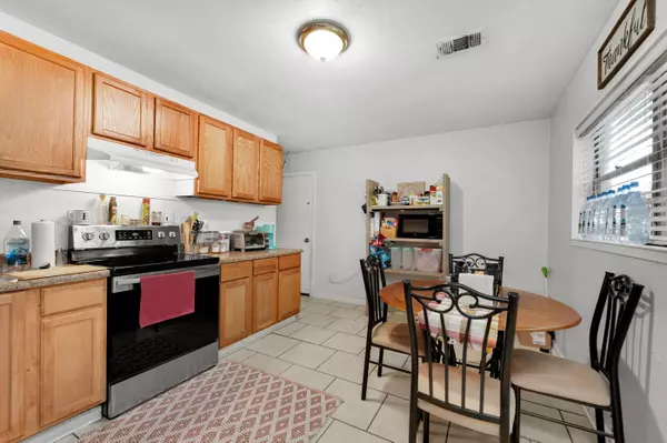 202 NW Combs Manor Court, Fort Walton Beach, FL 32548