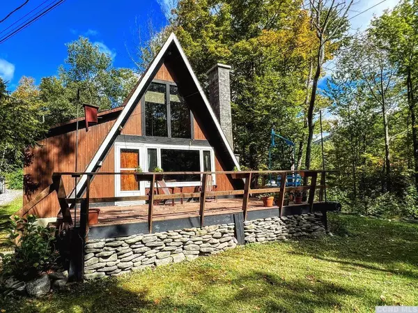 10 Heavenly Valley RD, Hunter, NY 12442