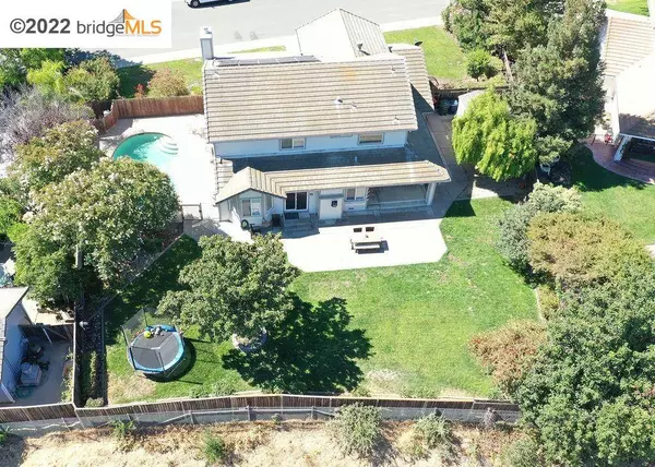 206 Meadow Creek Ct, Oakley, CA 94561