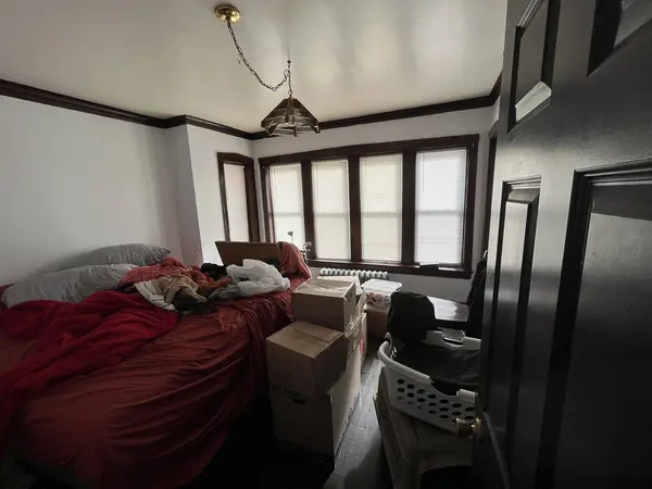 8124 S Manistee Avenue, Chicago, IL 60617