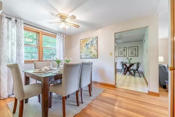 4 Launching Rd, Andover, MA 01810