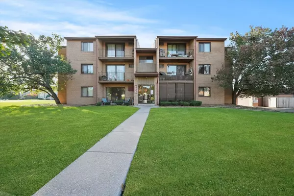 9935 EL CAMENO REAL DR #2D, Orland Park, IL 60462