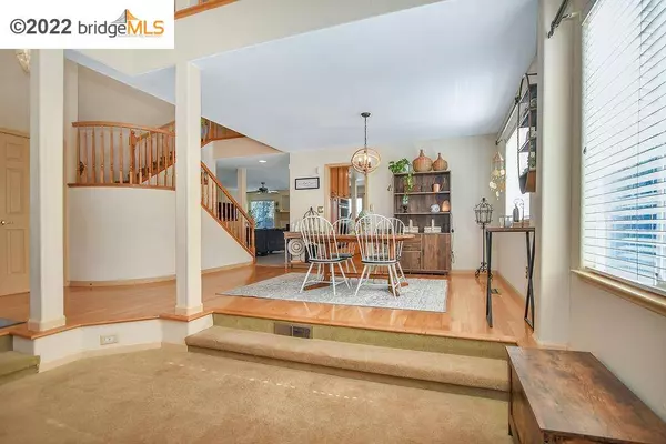 206 Meadow Creek Ct, Oakley, CA 94561