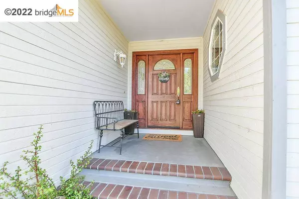 206 Meadow Creek Ct, Oakley, CA 94561