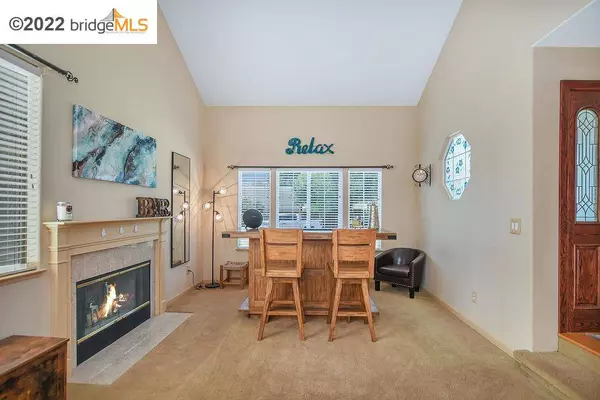 206 Meadow Creek Ct, Oakley, CA 94561