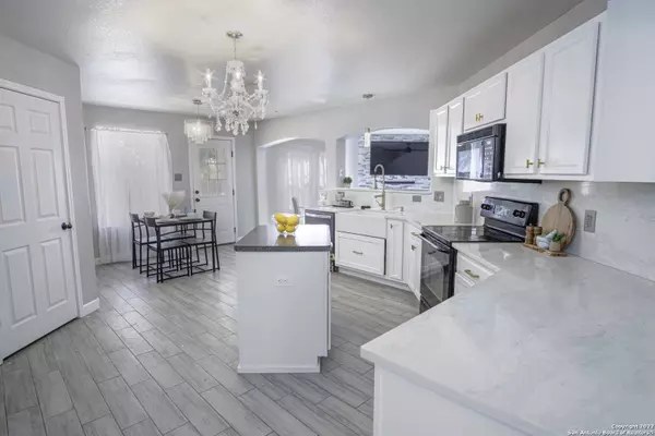 2310 BAXTER STA, San Antonio, TX 78245-3674