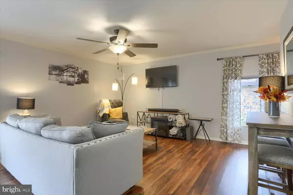 1 ABBEY CT, Carlisle, PA 17015