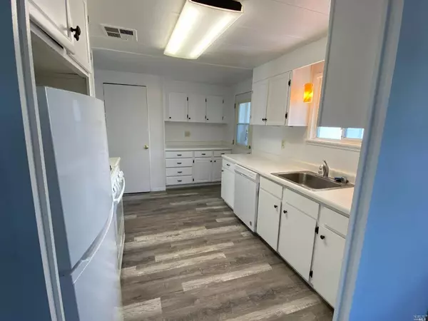 1127 Adrienne WAY, Santa Rosa, CA 95401