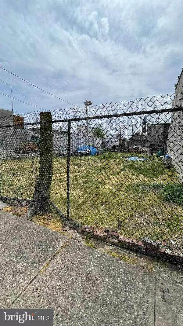 550-554 LINE ST, Camden, NJ 08103