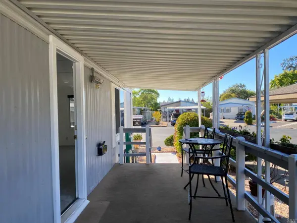 1127 Adrienne WAY, Santa Rosa, CA 95401