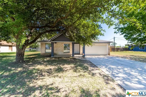 223 Meadow LN, Martindale, TX 78655