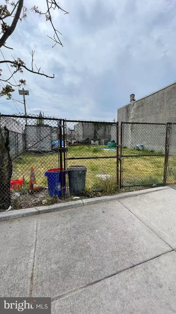 550-554 LINE ST, Camden, NJ 08103