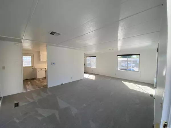 1127 Adrienne WAY, Santa Rosa, CA 95401