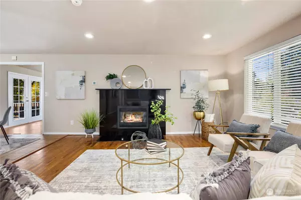 7828 201st ST SW, Edmonds, WA 98026