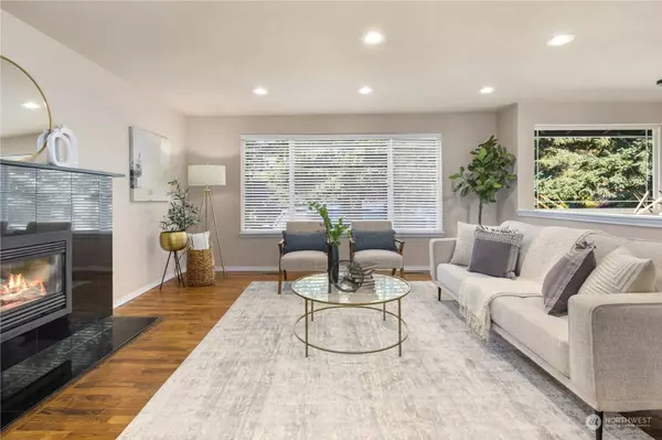 7828 201st ST SW, Edmonds, WA 98026