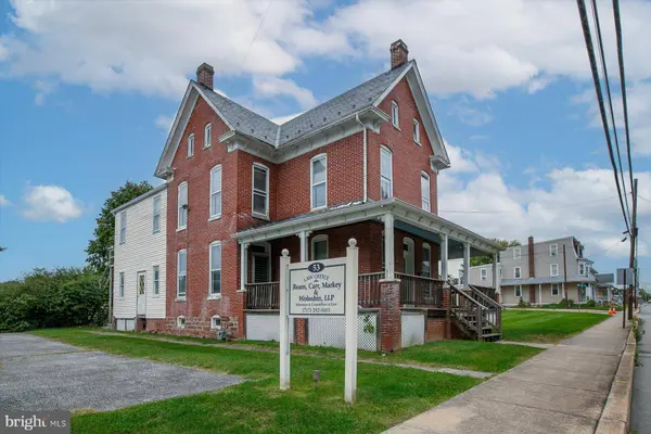 53 E CANAL ST, Dover, PA 17315